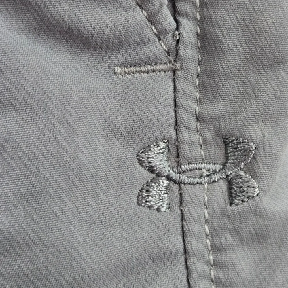 Under Armour Men‎ Activewear Shorts 40 Gray Heatgear Logo Golf Chino